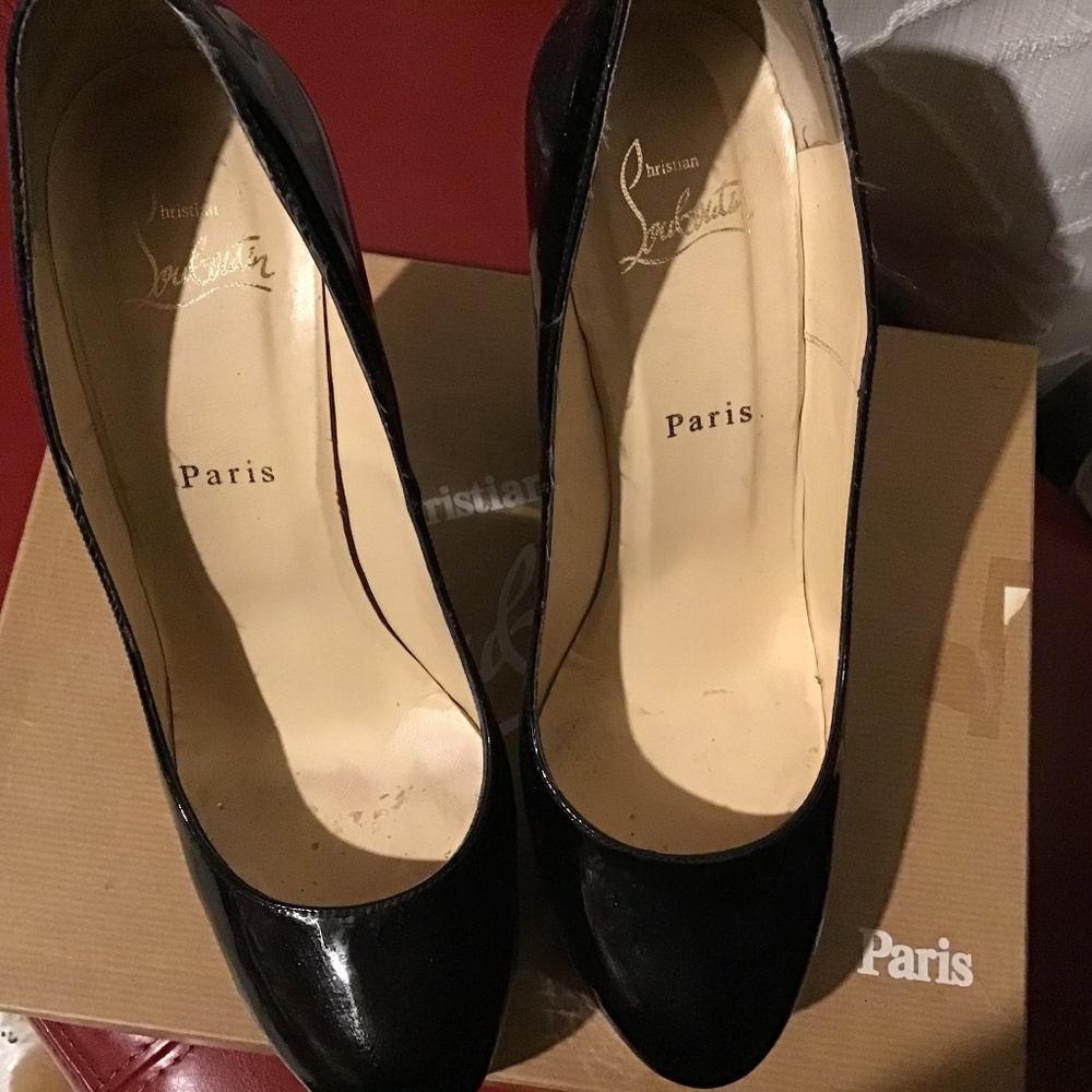 Christian Loubotin Coroclic black patent wedges 40